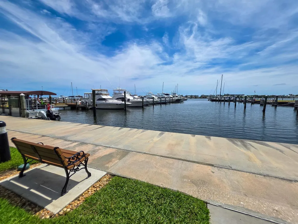 806 E Windward Way #323 Lantana, FL 33462