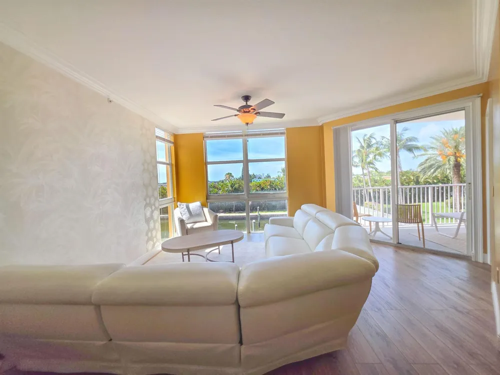 806 E Windward Way #323 Lantana, FL 33462