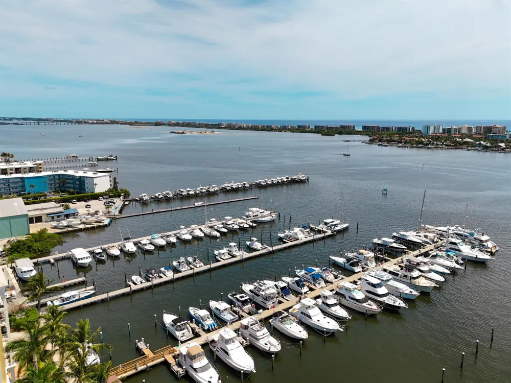 806 E Windward Way #323 Lantana, FL 33462
