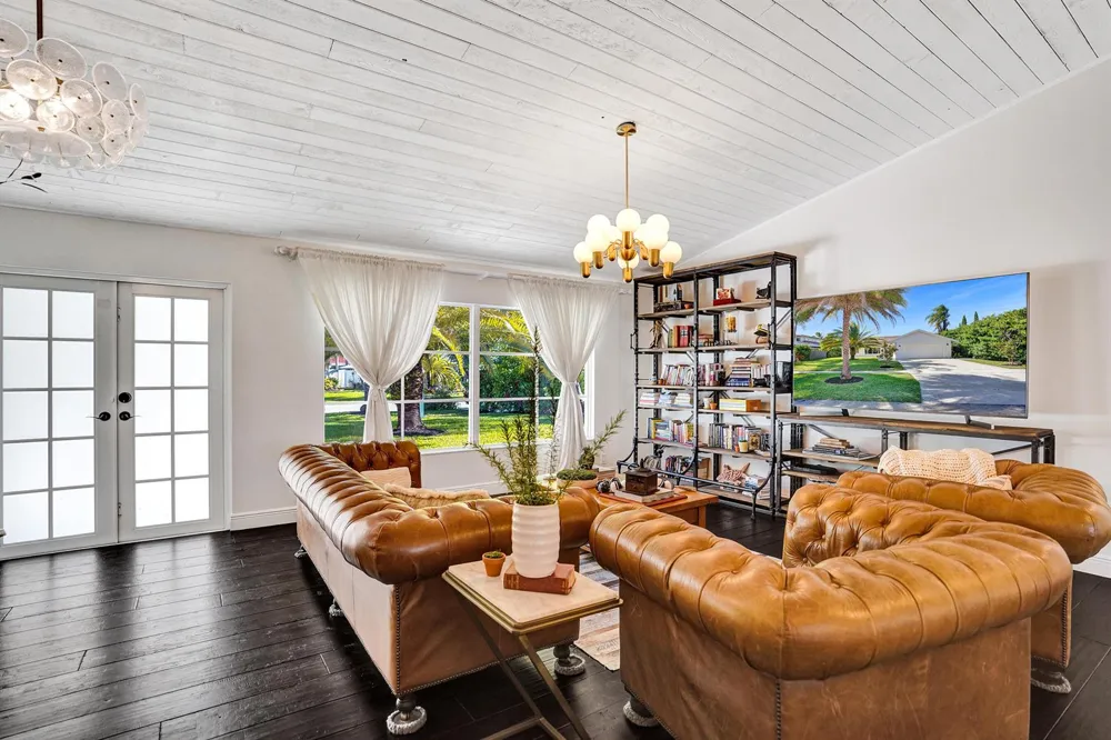 271 Oregon Lane Boca Raton, FL 33487