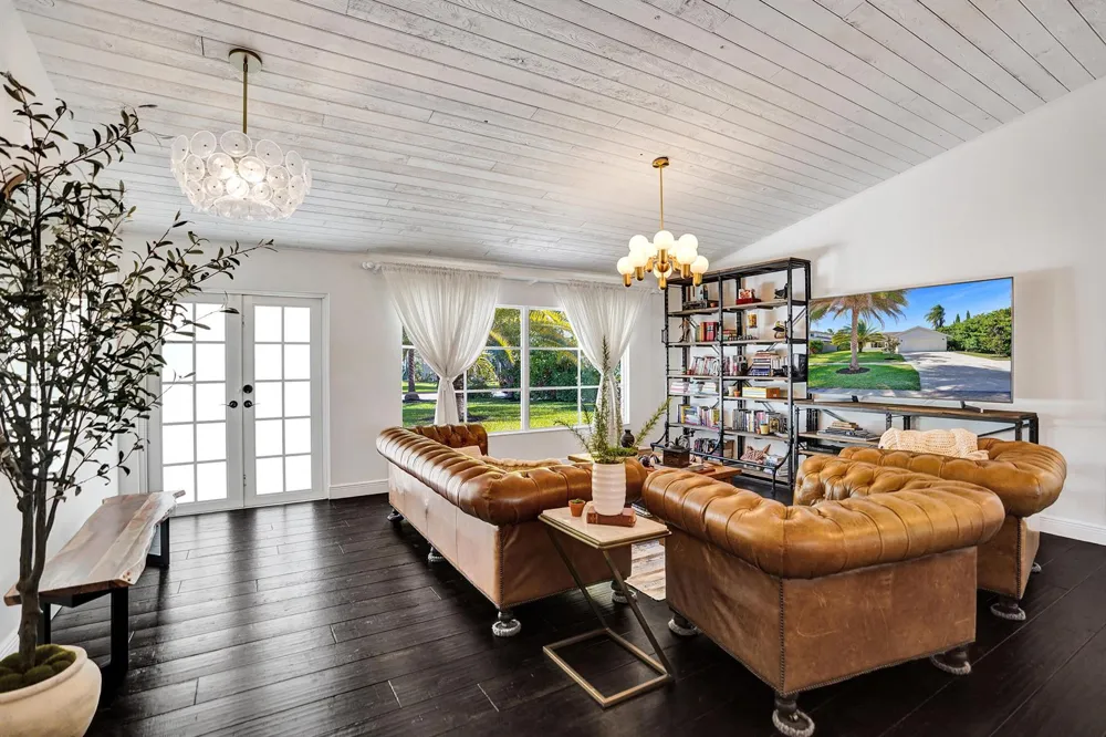 271 Oregon Lane Boca Raton, FL 33487