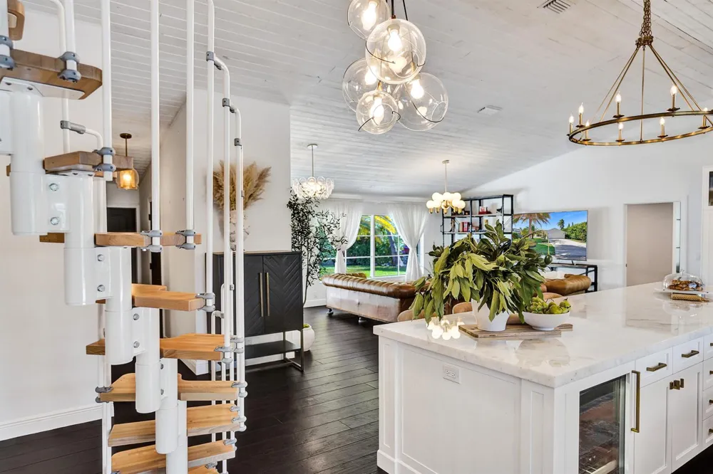 271 Oregon Lane Boca Raton, FL 33487
