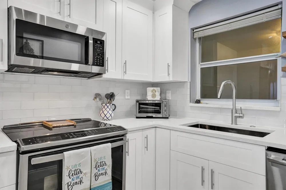 1169 Hillsboro #203 Hillsboro Beach, FL 33062