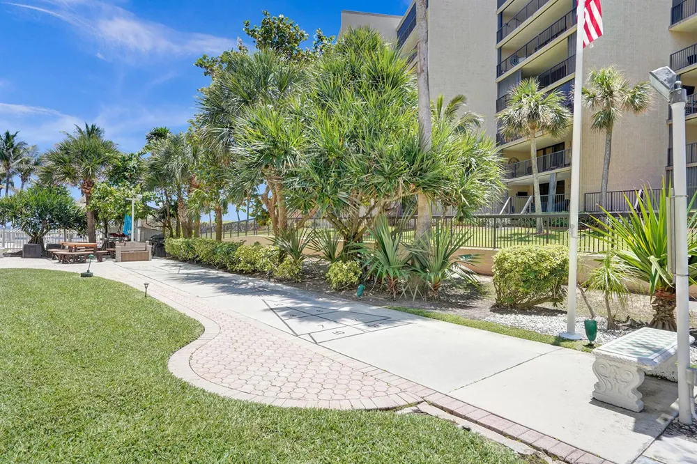 1169 Hillsboro #203 Hillsboro Beach, FL 33062