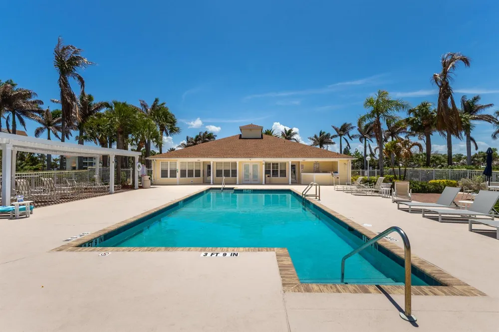 1850 Charlesmont Drive #119 Indialantic, FL 32903