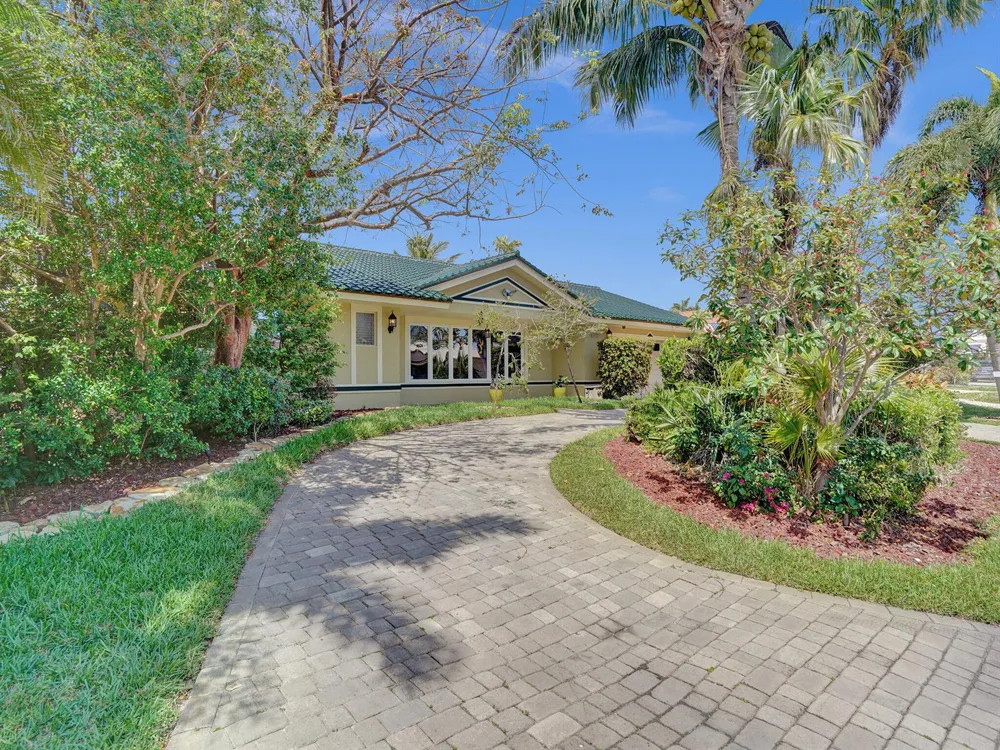 3811 NE 26th Avenue Lighthouse Point, FL 33064
