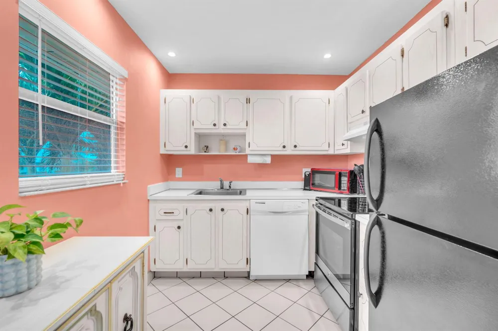 716 Saxony Place #O Delray Beach, FL 33446