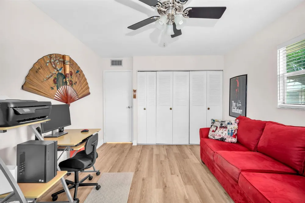 716 Saxony Place #O Delray Beach, FL 33446
