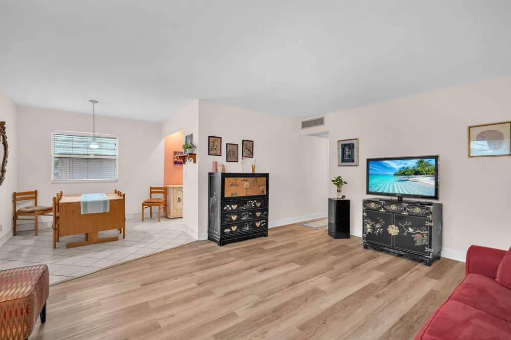 716 Saxony Place #O Delray Beach, FL 33446