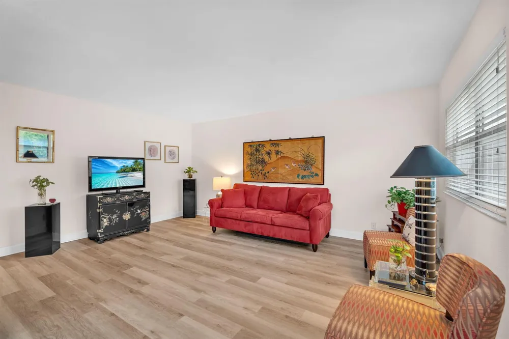 716 Saxony Place #O Delray Beach, FL 33446