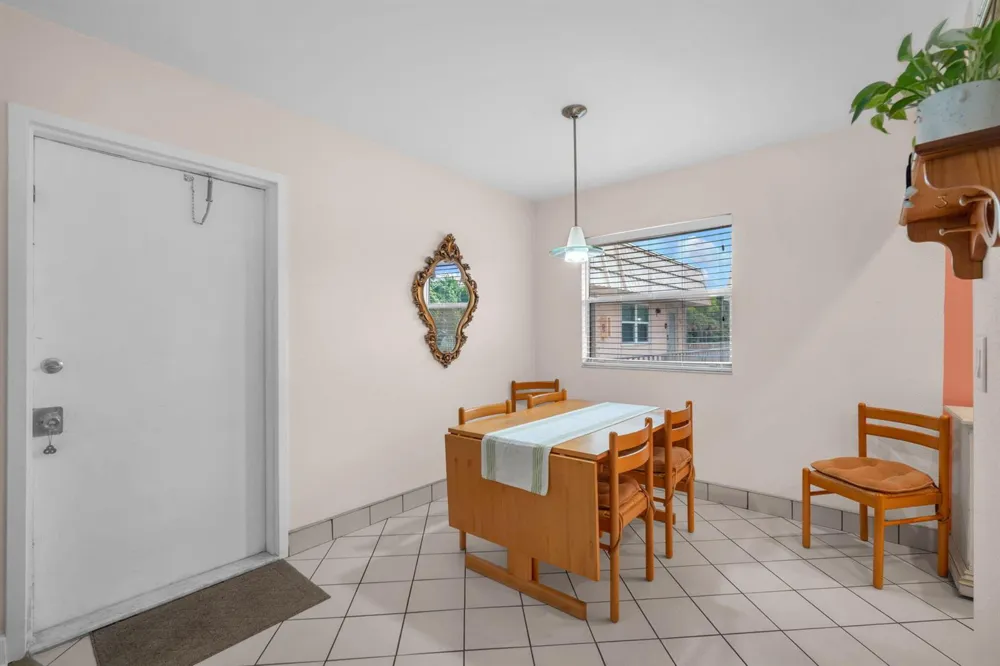 716 Saxony Place #O Delray Beach, FL 33446