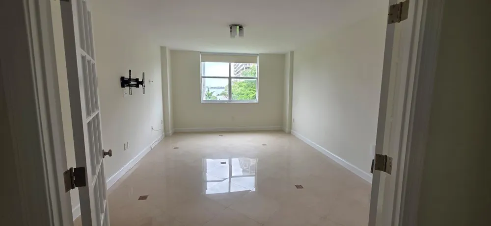 11111 Biscayne Boulevard #Tower 2 - 4C or 427 Miami, FL 33181