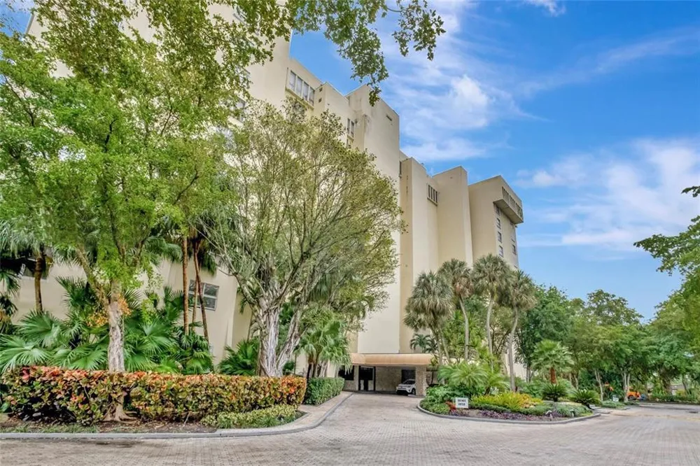 11111 Biscayne Boulevard #Tower 2 - 4C or 427 Miami, FL 33181