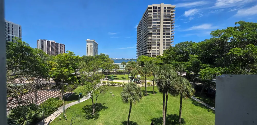 11111 Biscayne Boulevard #Tower 2 - 4C or 427 Miami, FL 33181
