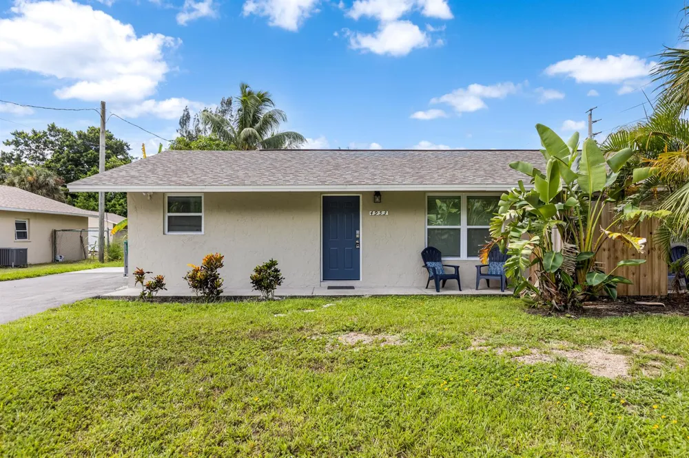 4953 Bayshore Drive Naples, FL 34112