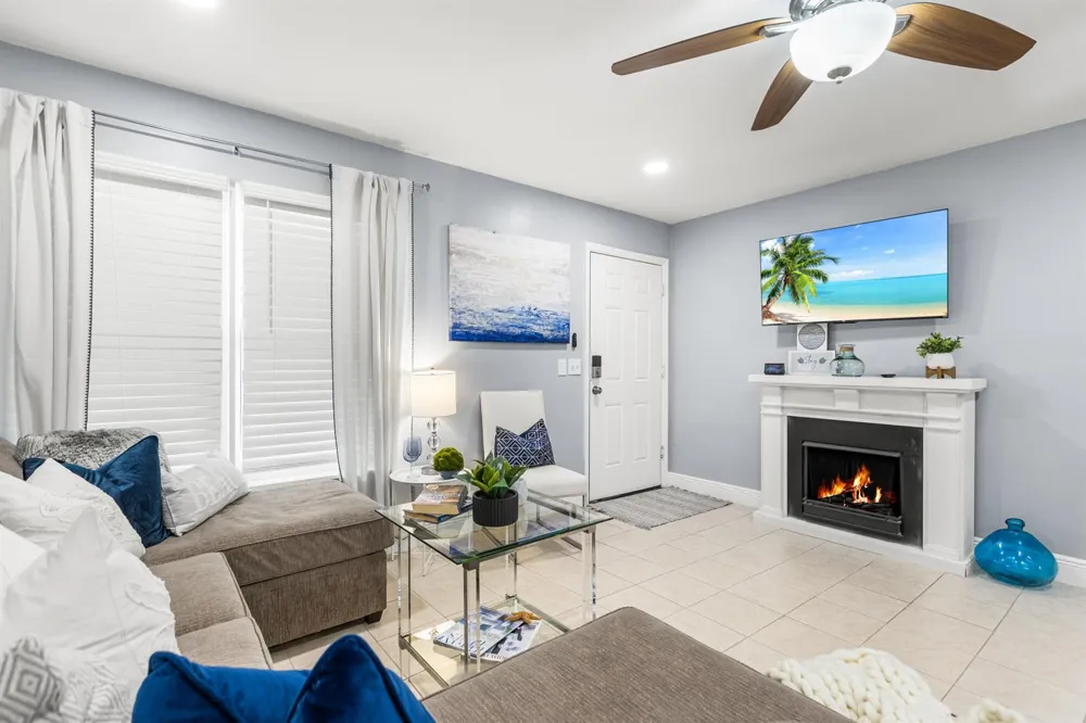 4953 Bayshore Drive Naples, FL 34112