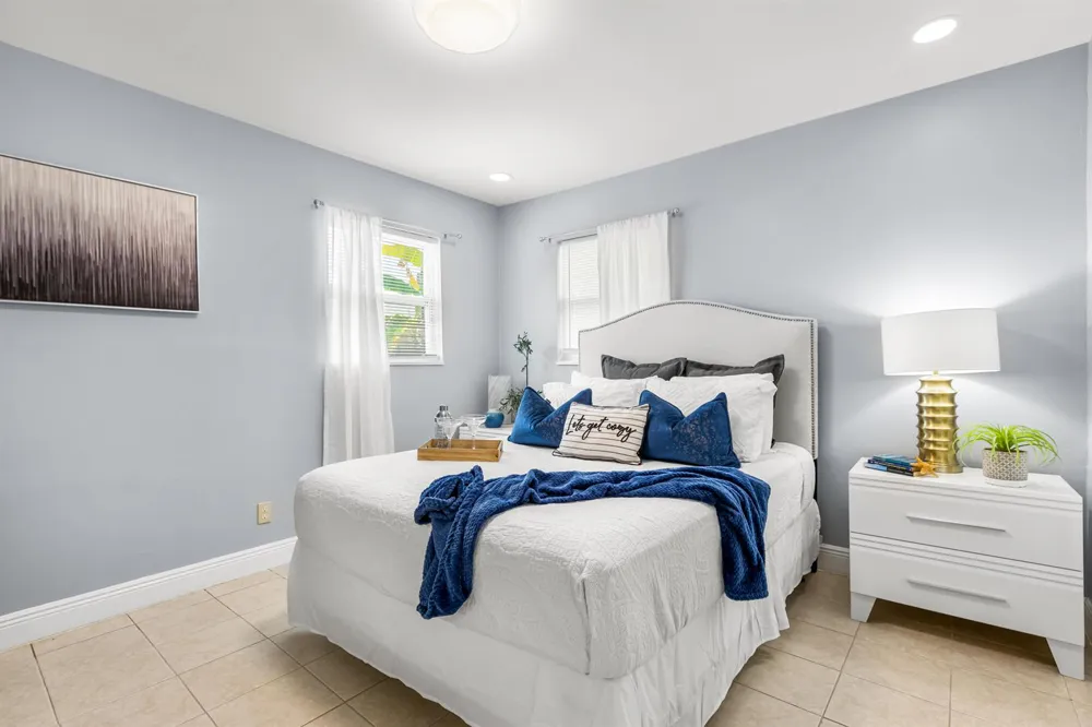 4953 Bayshore Drive Naples, FL 34112