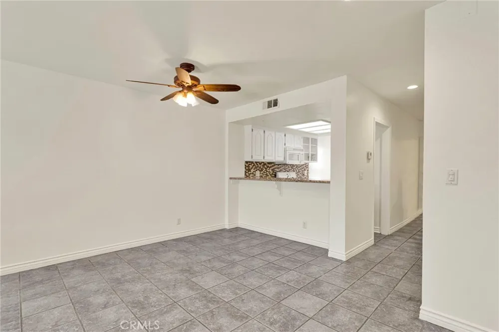9906 Owensmouth #14 Chatsworth, CA 91311