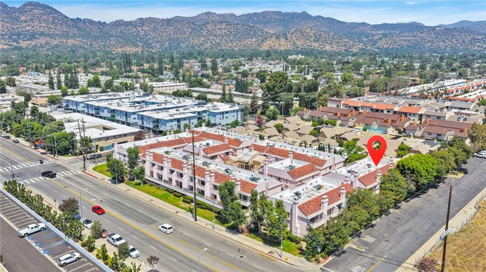 9906 Owensmouth #14 Chatsworth, CA 91311