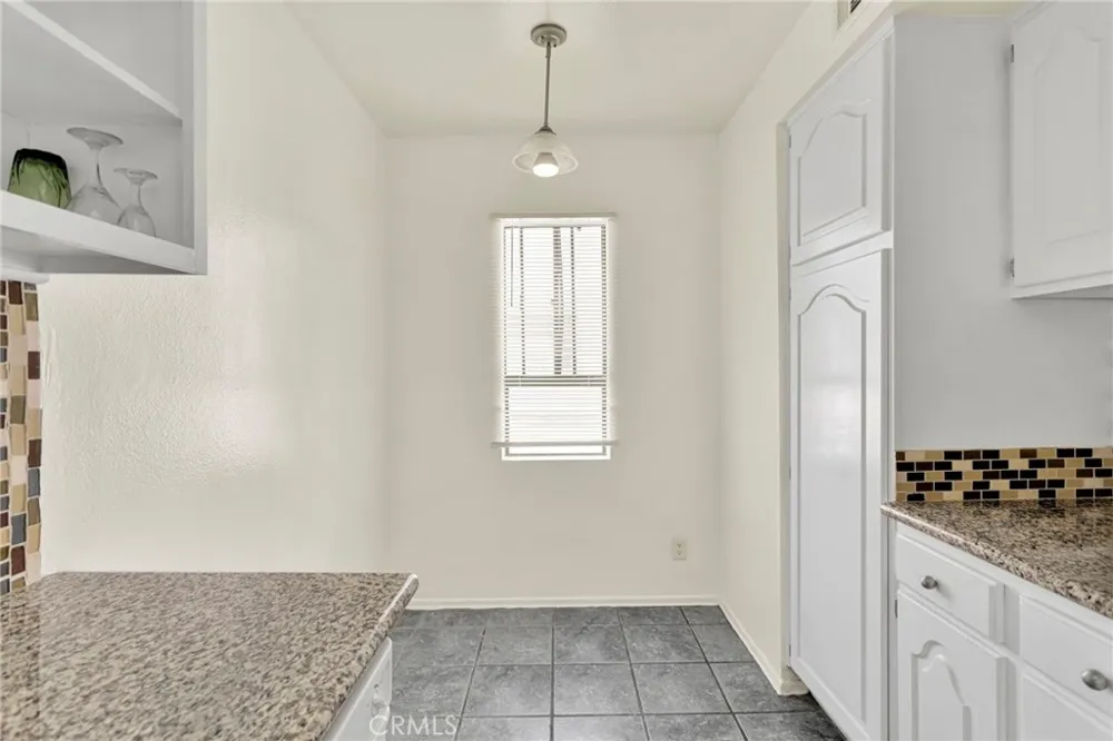 9906 Owensmouth #14 Chatsworth, CA 91311
