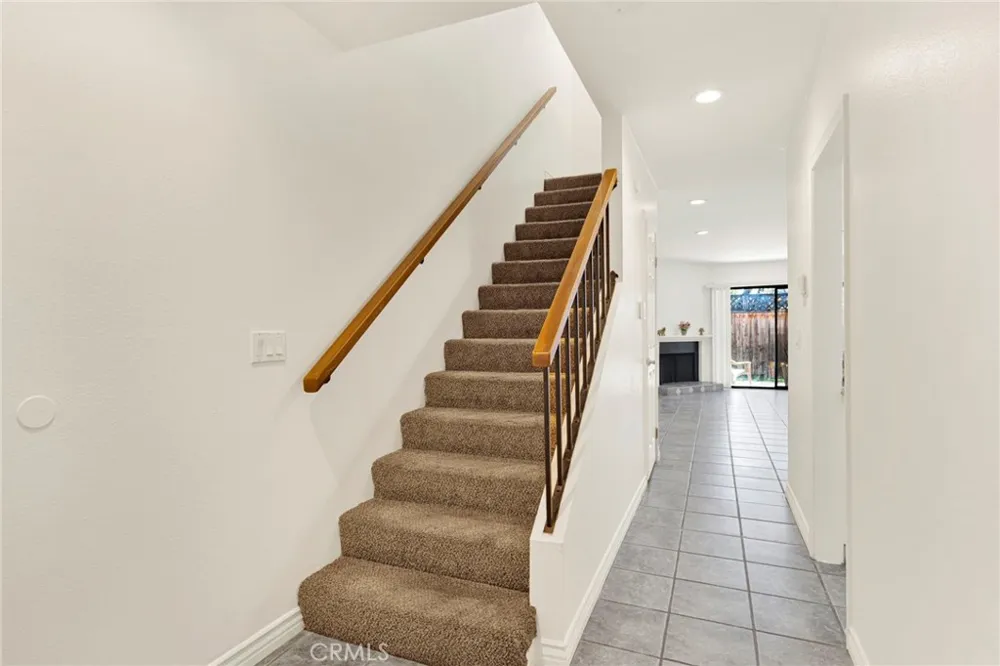 9906 Owensmouth #14 Chatsworth, CA 91311