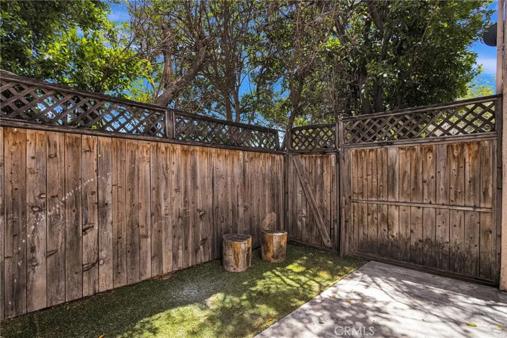 9906 Owensmouth #14 Chatsworth, CA 91311
