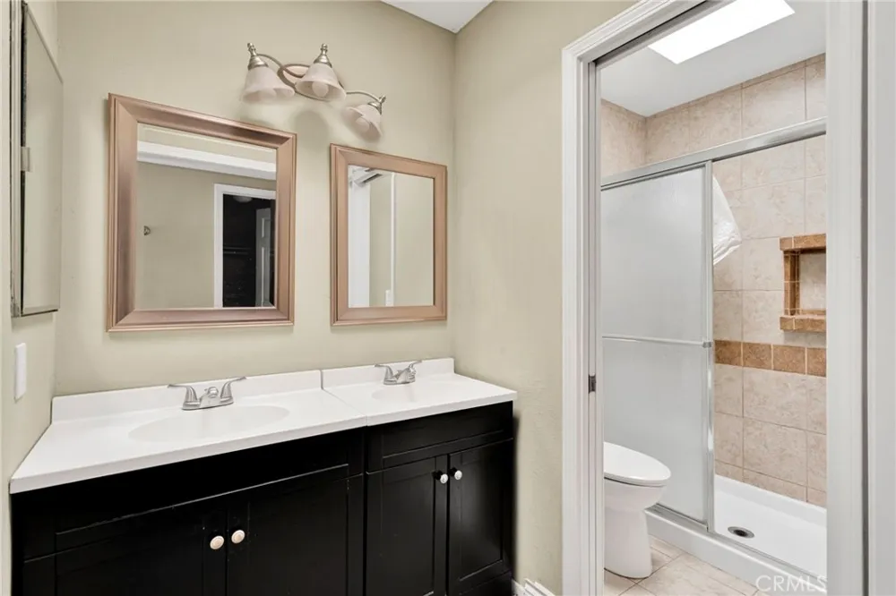 9906 Owensmouth #14 Chatsworth, CA 91311