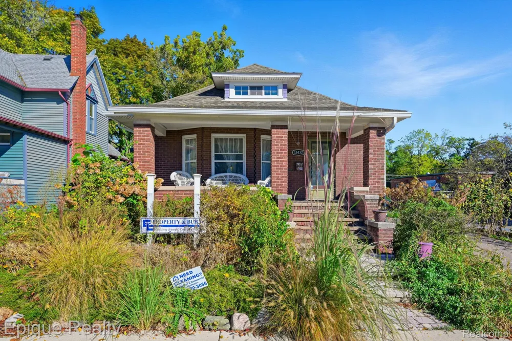 33432 Oakland Street Farmington City, MI 48335