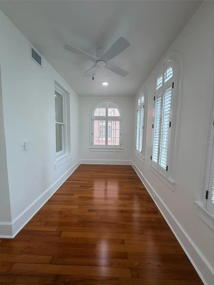1221 PALM AVENUE #204 Sarasota, FL 34236