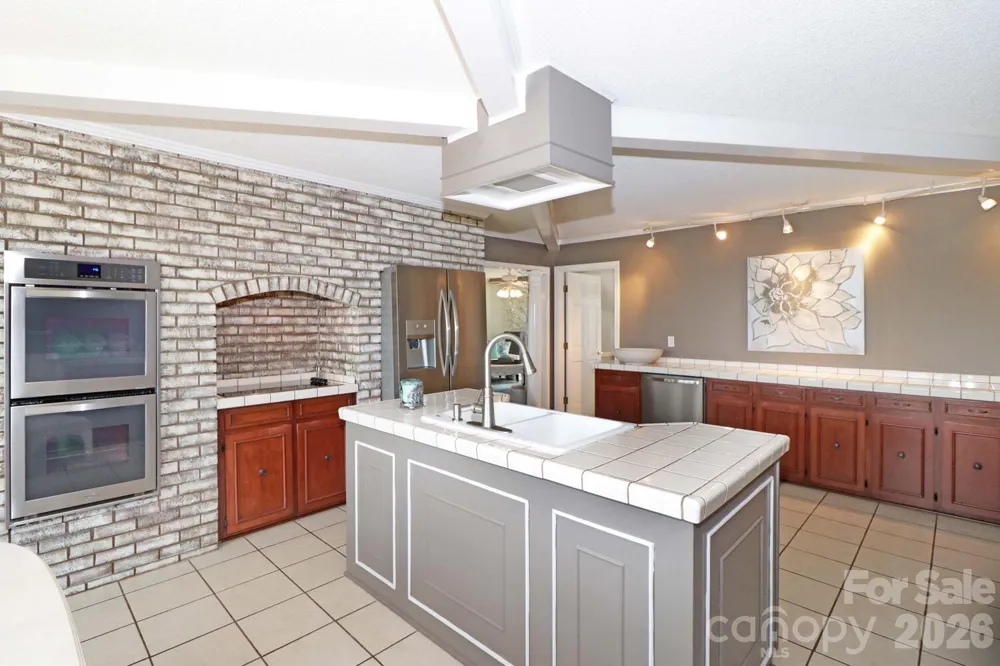 4723 Old Mountain Road Stony Point, NC 28678