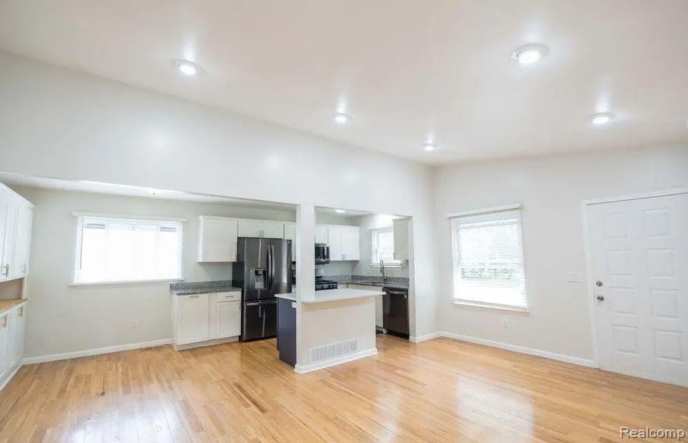 3452 Cone Avenue Rochester Hills City, MI 48309