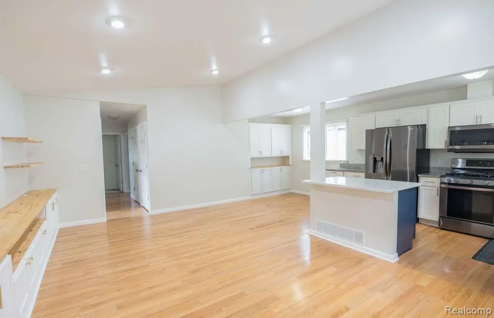 3452 Cone Avenue Rochester Hills City, MI 48309