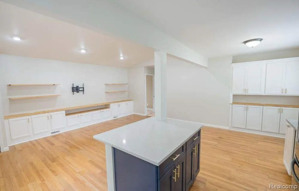3452 Cone Avenue Rochester Hills City, MI 48309
