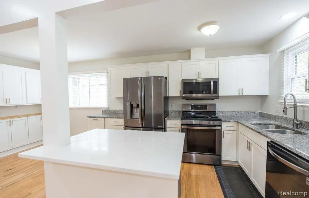 3452 Cone Avenue Rochester Hills City, MI 48309