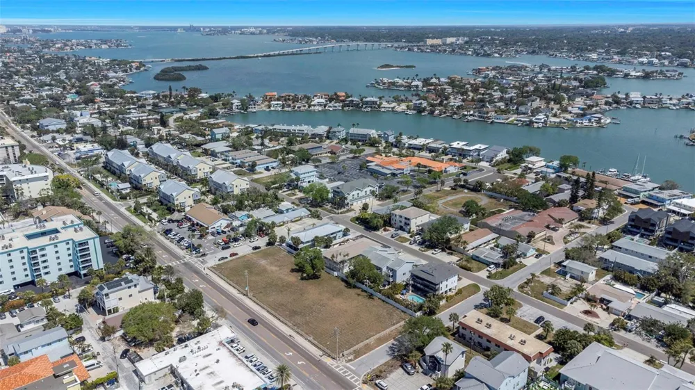 2300 GULF BOULEVARD Indian Rocks Beach, FL 33785