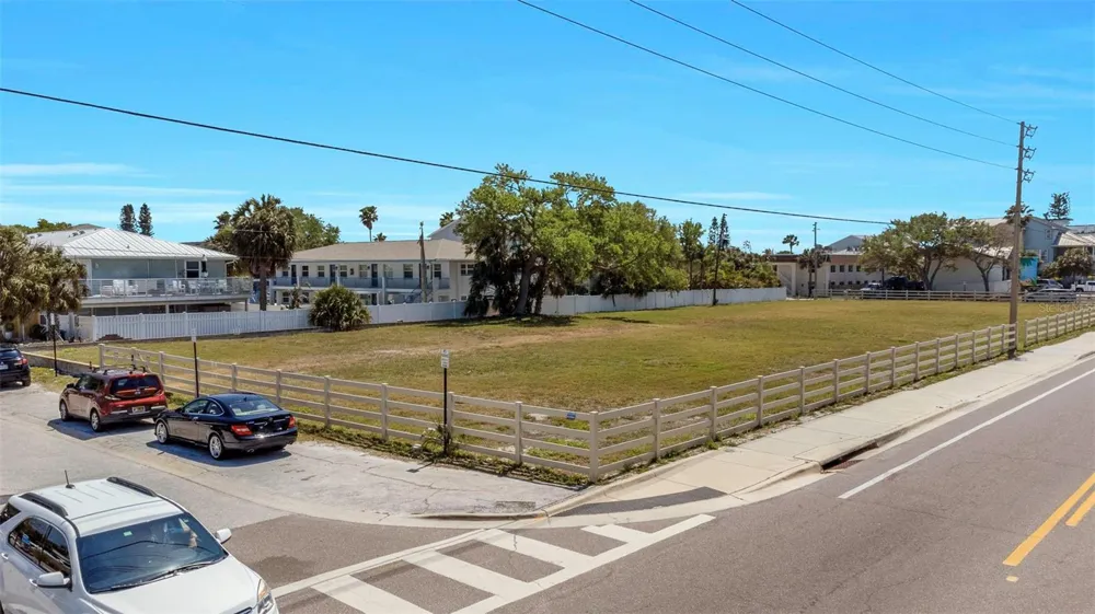 2300 GULF BOULEVARD Indian Rocks Beach, FL 33785