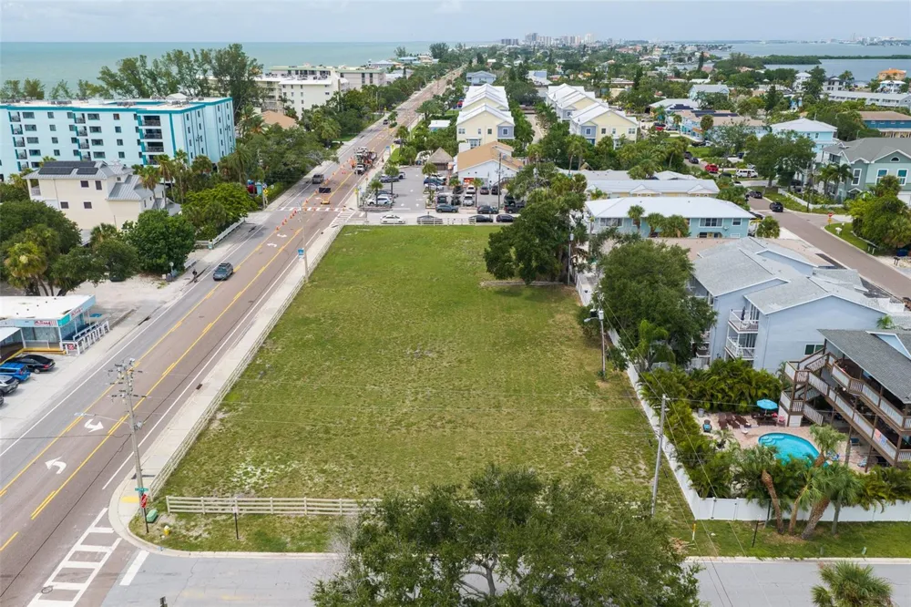 2300 GULF BOULEVARD Indian Rocks Beach, FL 33785