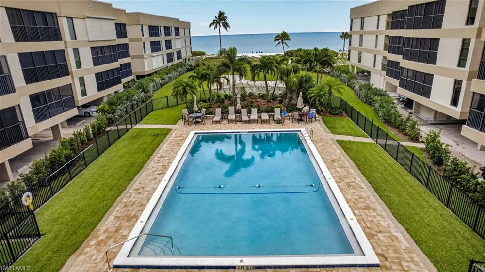 2721 W Gulf Drive #108 Sanibel, FL 33957