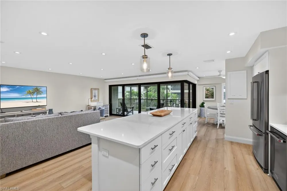 2721 W Gulf Drive #108 Sanibel, FL 33957
