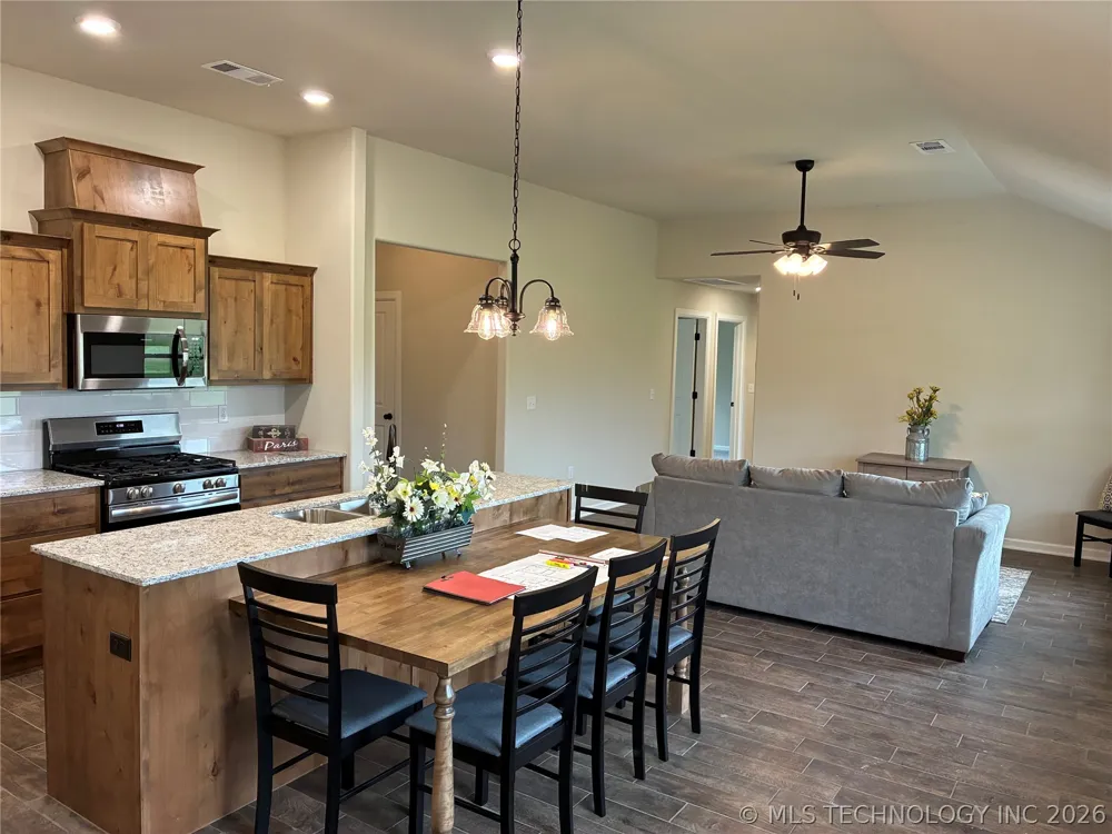 504 NW 7th Street Wagoner, OK 74467