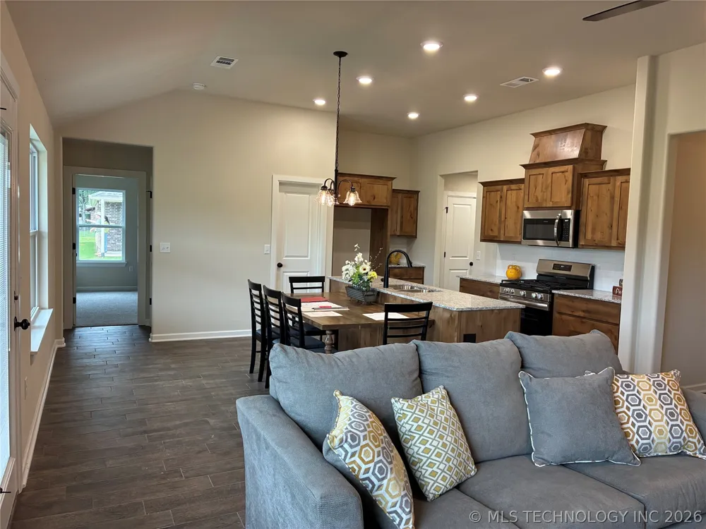 504 NW 7th Street Wagoner, OK 74467