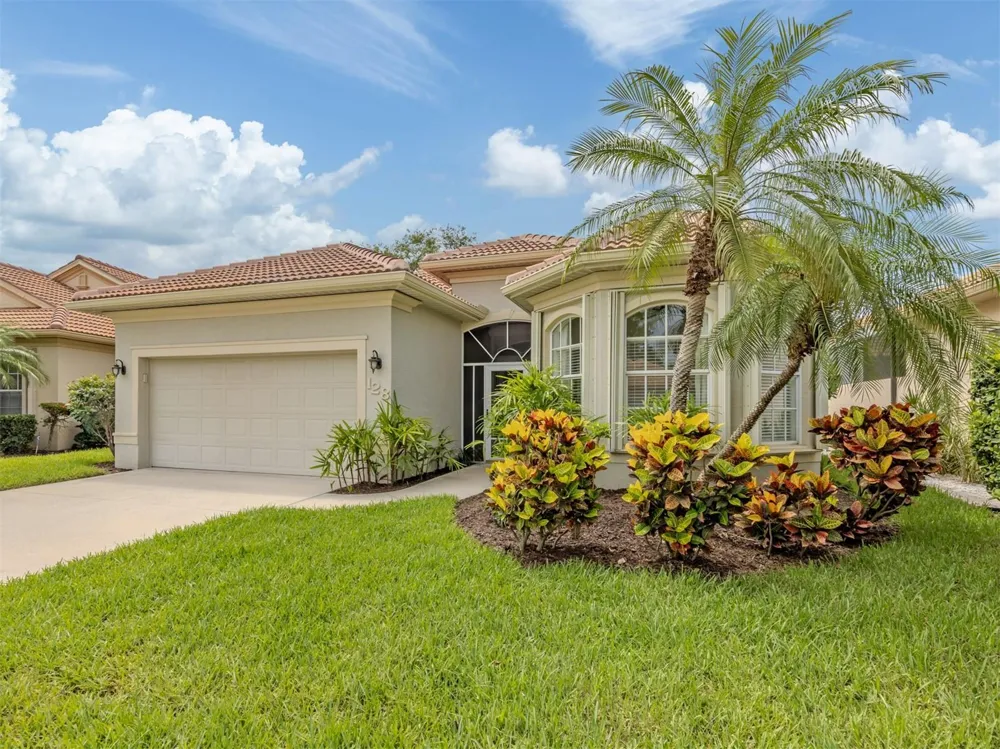 128 AMORA AVENUE Venice, FL 34285