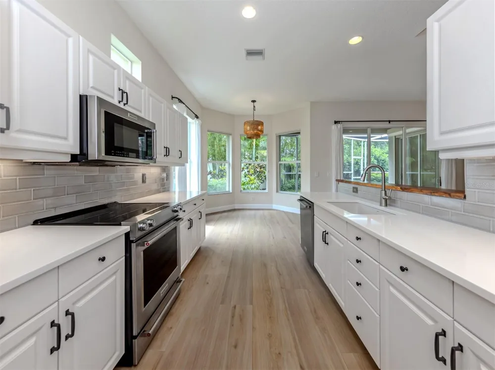 128 AMORA AVENUE Venice, FL 34285