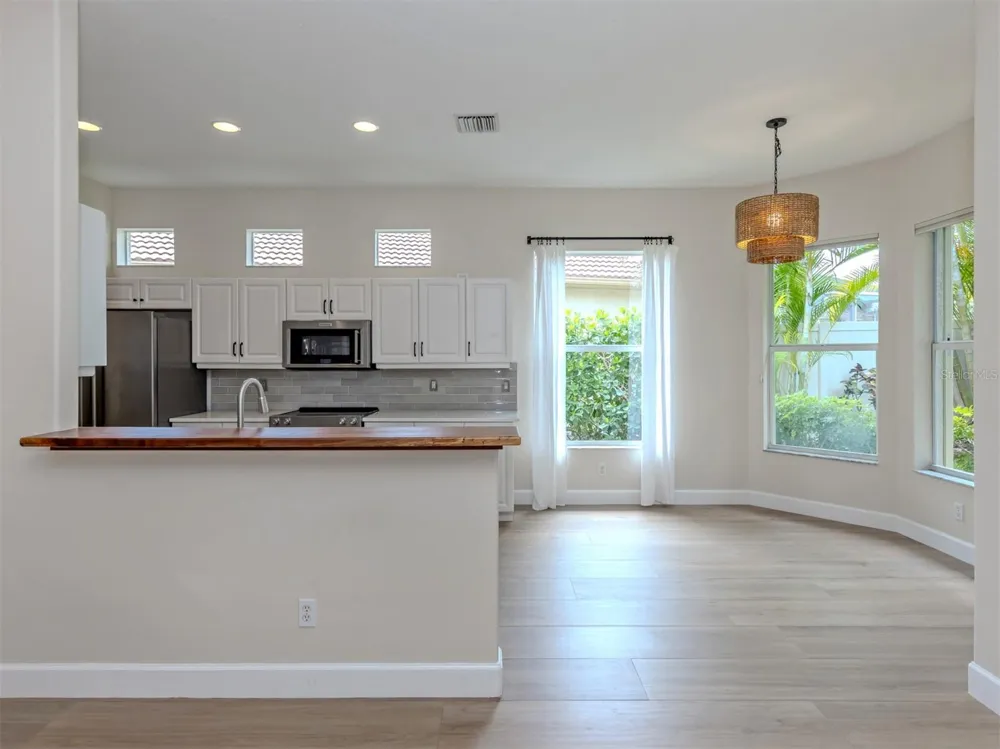 128 AMORA AVENUE Venice, FL 34285