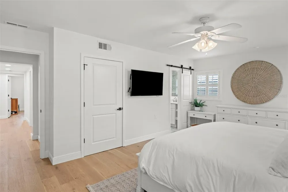 480 W DAVIS BOULEVARD Tampa, FL 33606