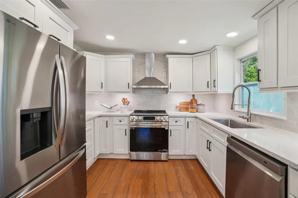 3123 W LA SALLE STREET Tampa, FL 33607