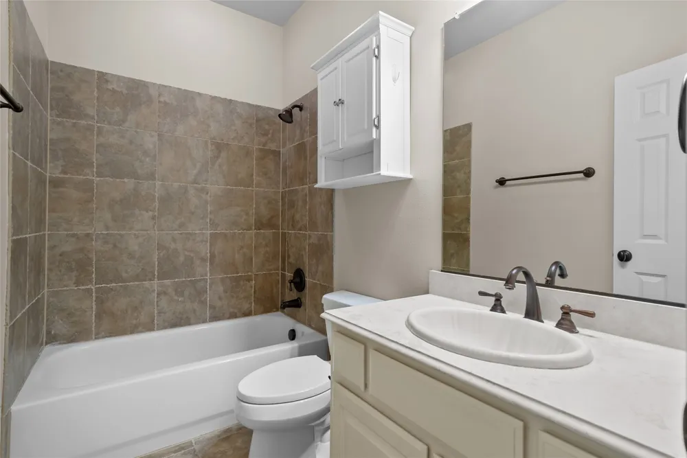 8491 Canyon Crossing Lantana, TX 76226