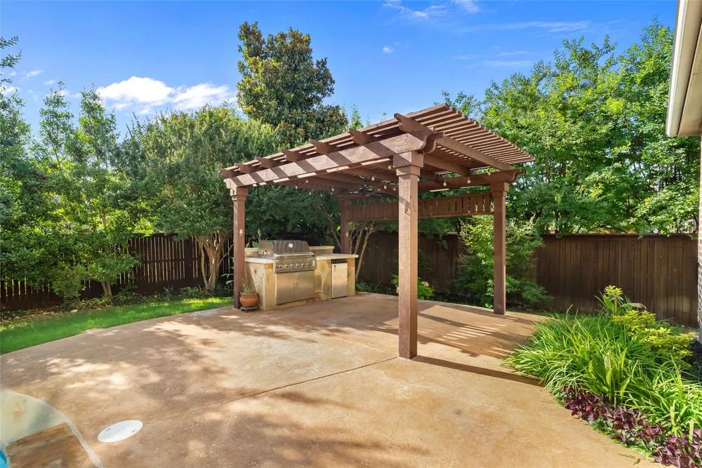 8491 Canyon Crossing Lantana, TX 76226