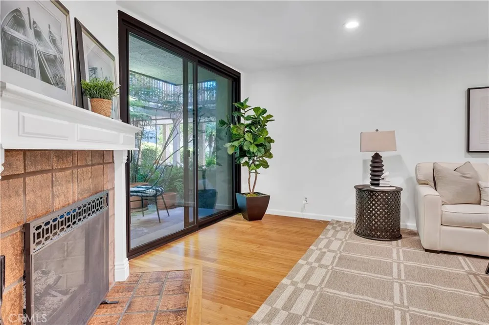 935 Main El Segundo, CA 90245