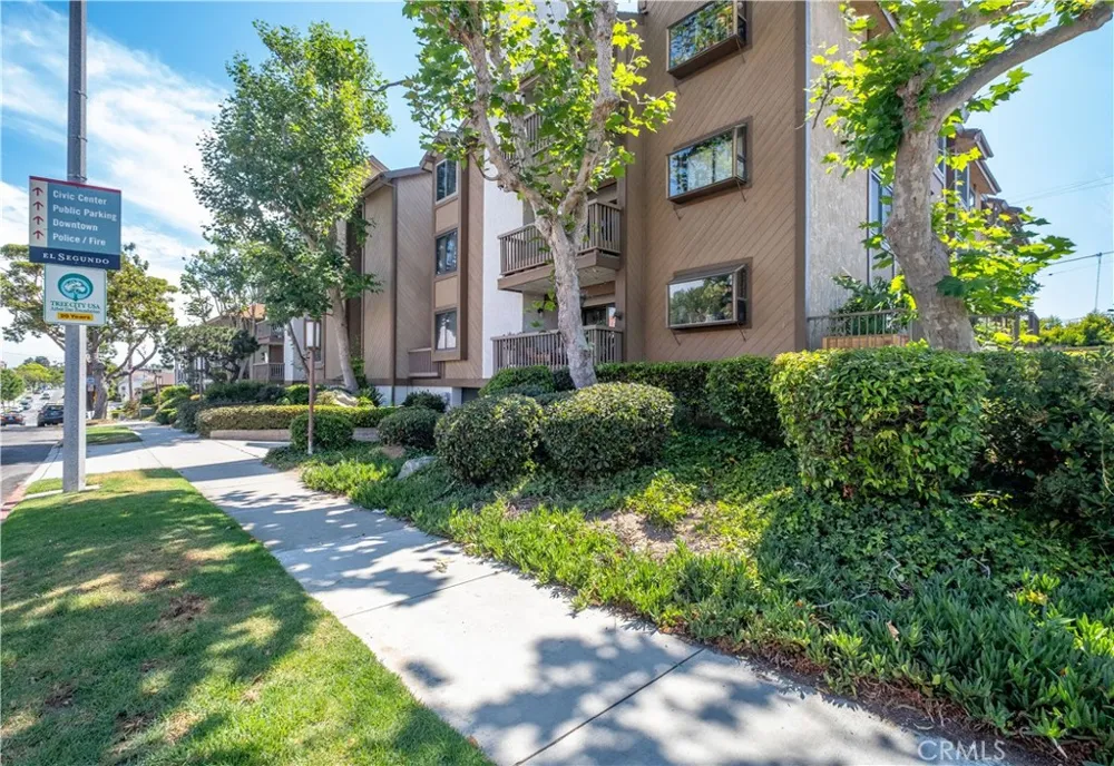 935 Main El Segundo, CA 90245